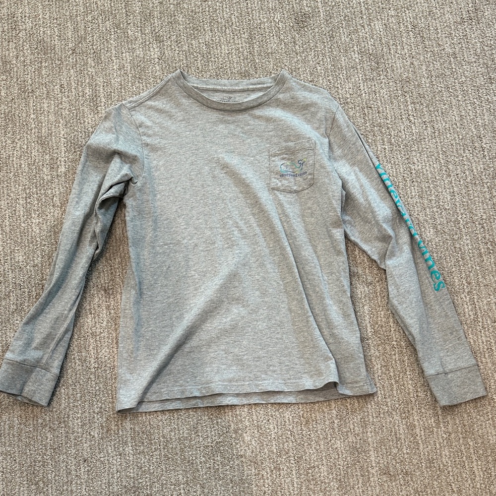 Vineyard Vines Boys Long Sleeve Tee size medium gently worn